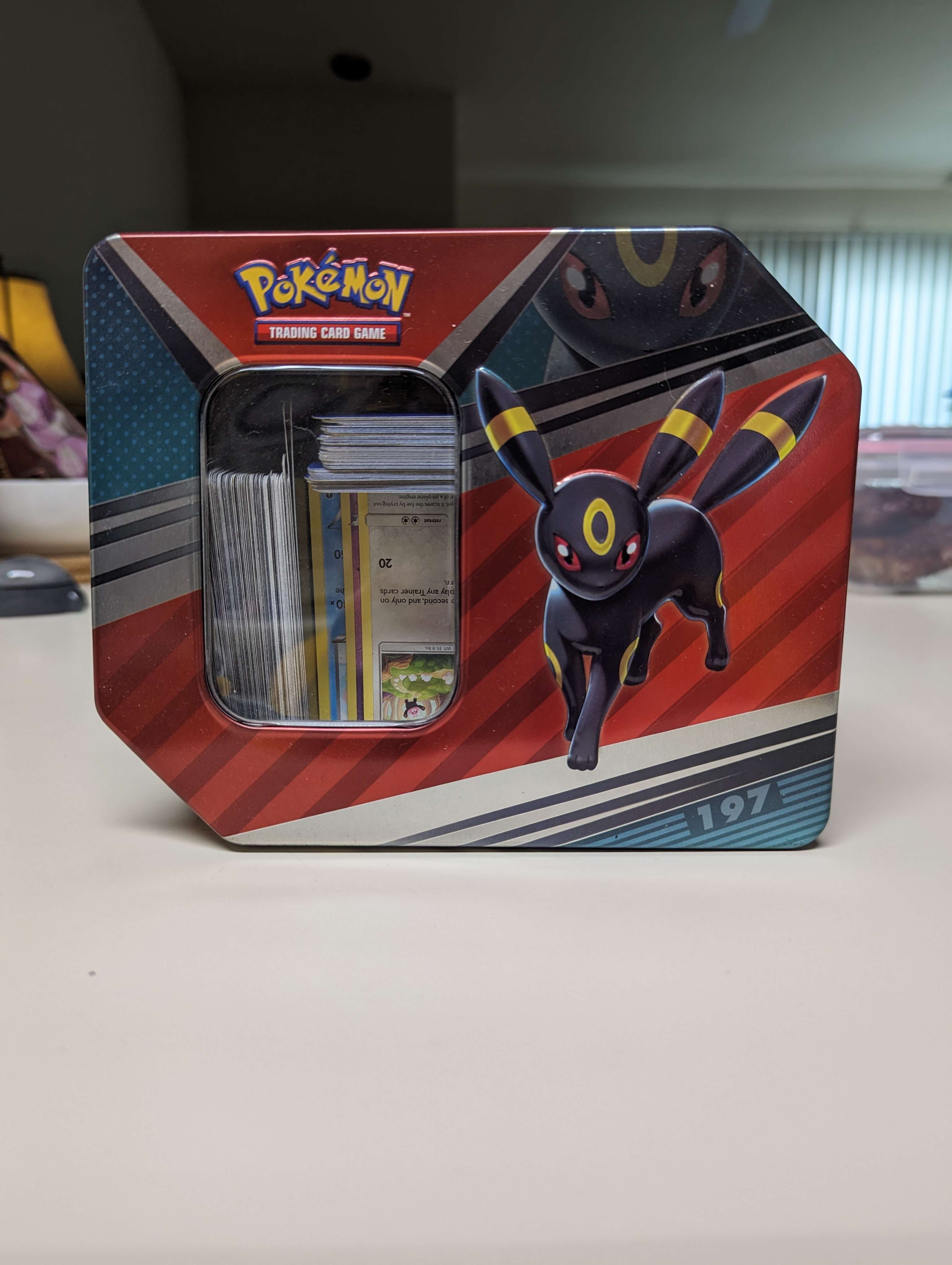 Umbreon Pokémon cards box