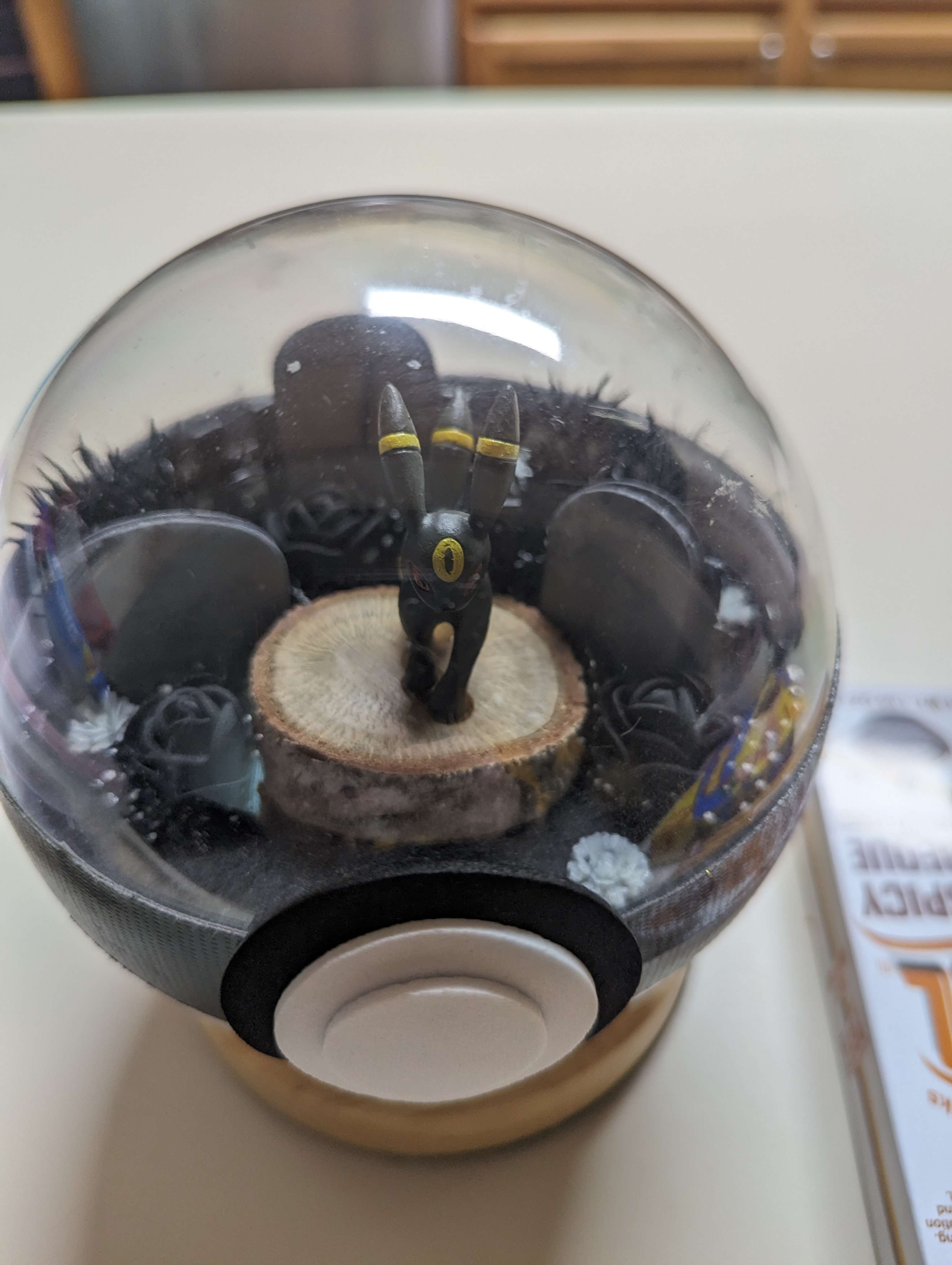 Umbreon terrarium
