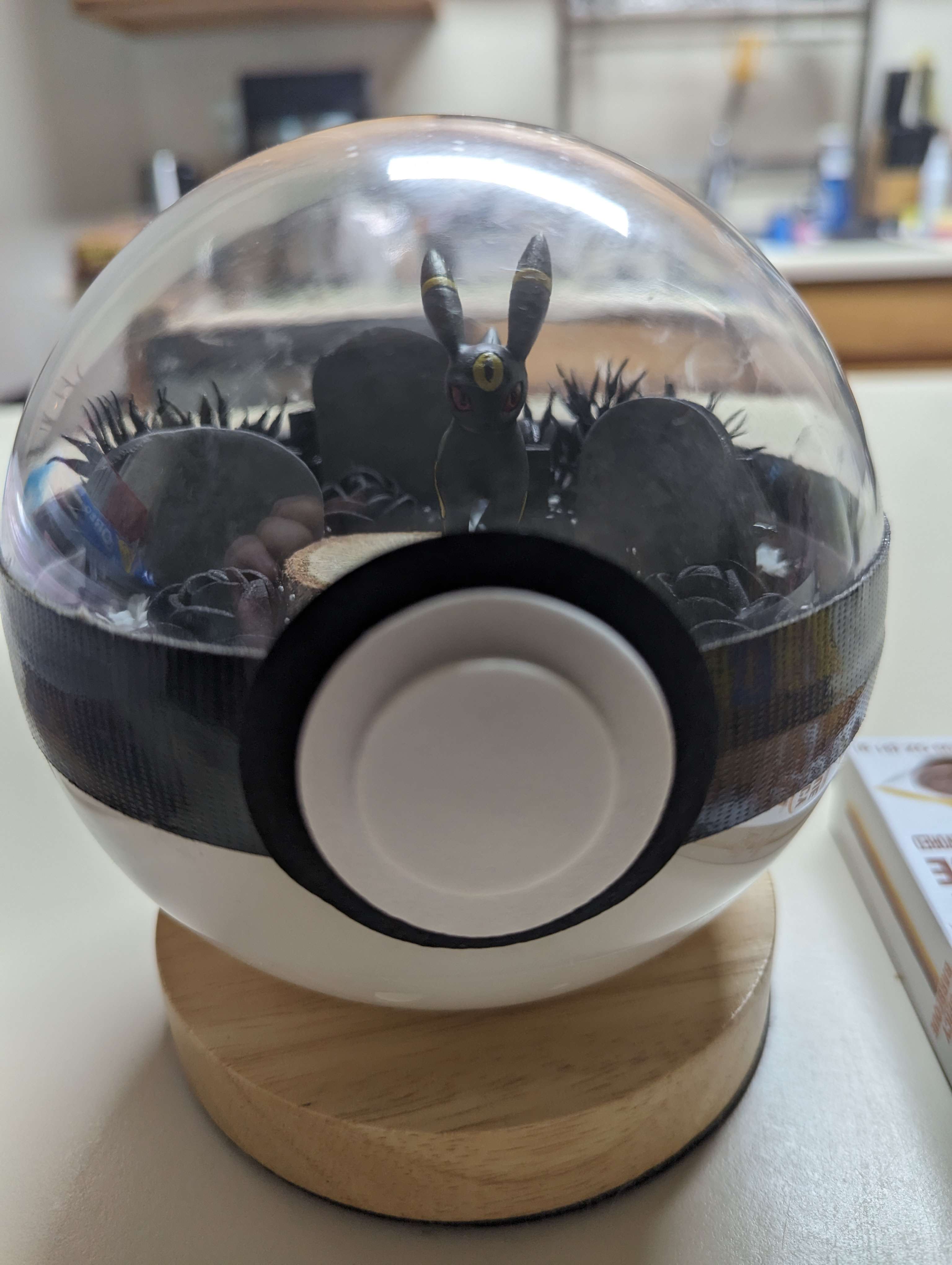 Umbreon terrarium